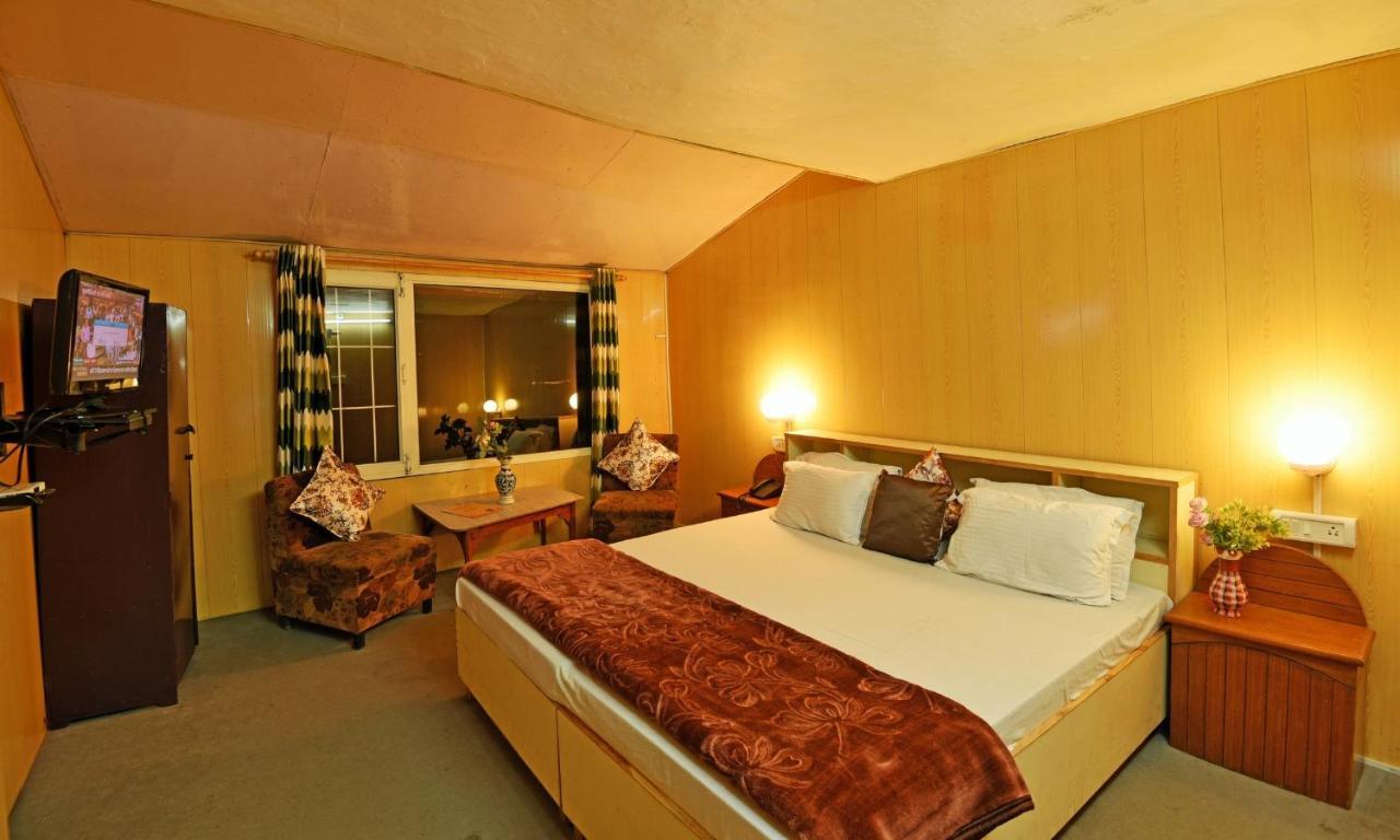India Hotel - Lake View - Mall Road Nainital Εξωτερικό φωτογραφία